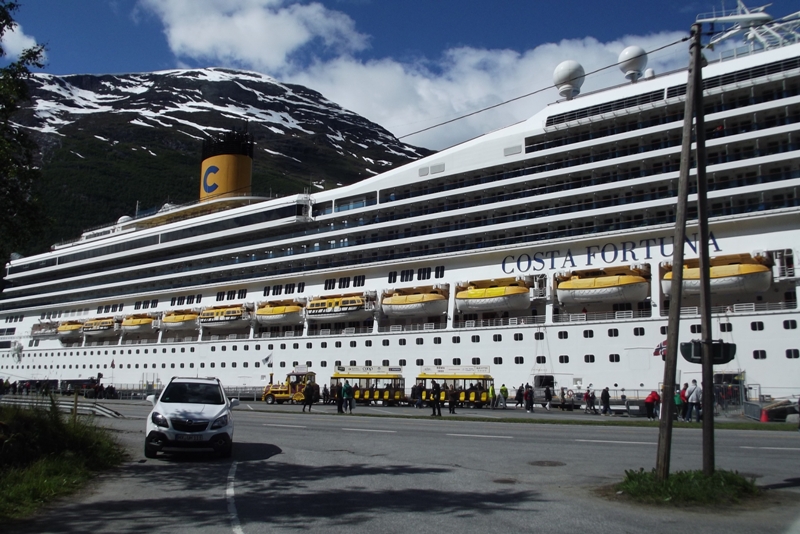 cruiseschip Costa bij Olden 2016 2