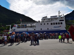 drukte in de haven en op het station van Flam 2016 3