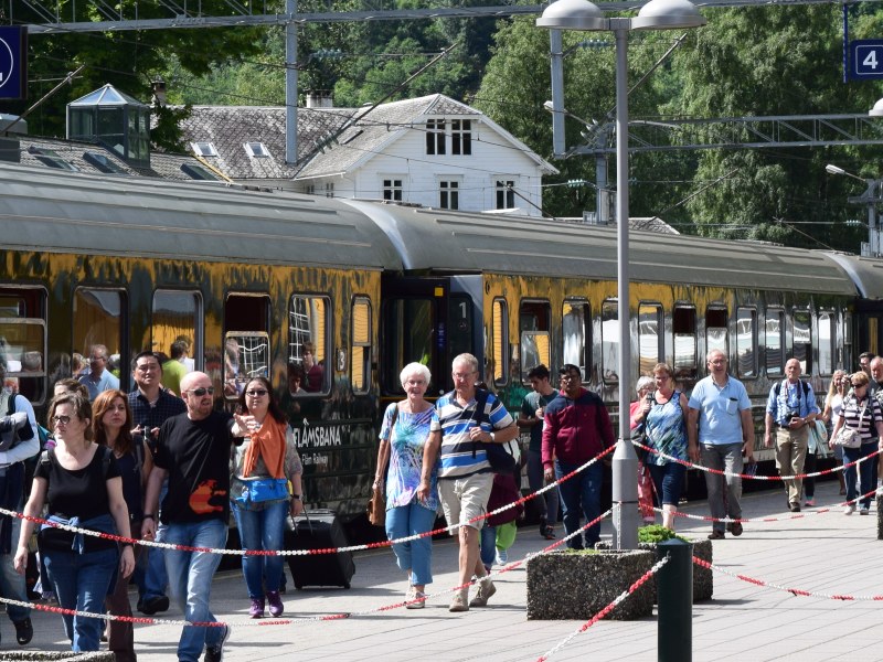 drukte in de haven en op het station van Flam 2016 6